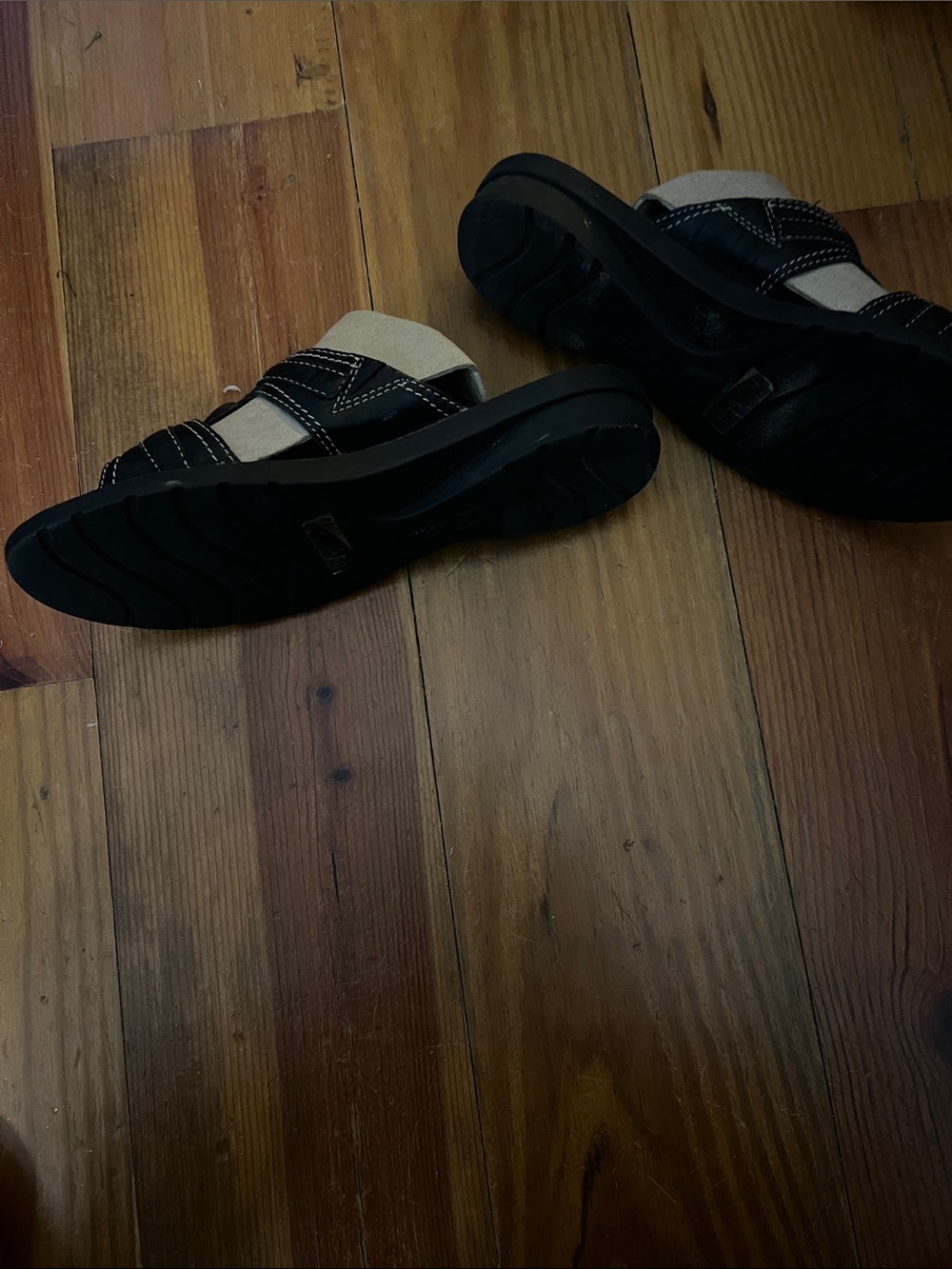 Ladies size 10 Clark slip on sandals - Picture 3 of 4